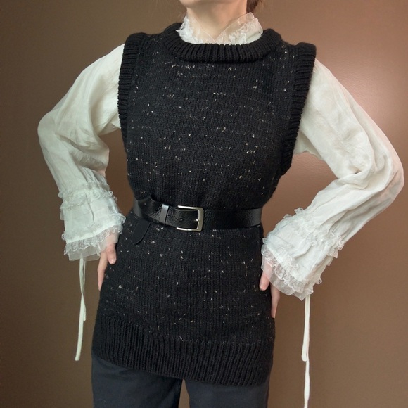 Lina Glasir Sweaters - Black Knit Sweater Vest